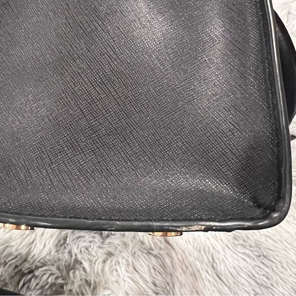 Michael Kors Black Leather Medium East West Dillon Tote w/ cross body strap - Picture 6 of 13